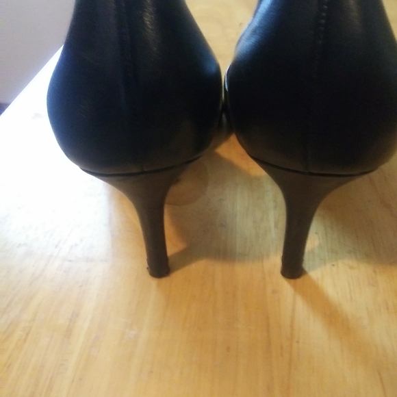 Heels - Picture 3 of 4